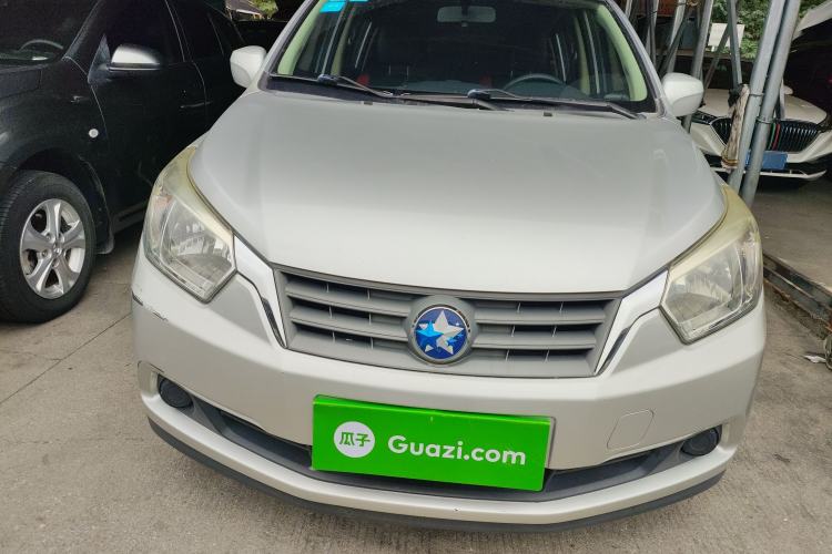 Used Venucia R50 2014 1.6L Automatic Splendid Edition
