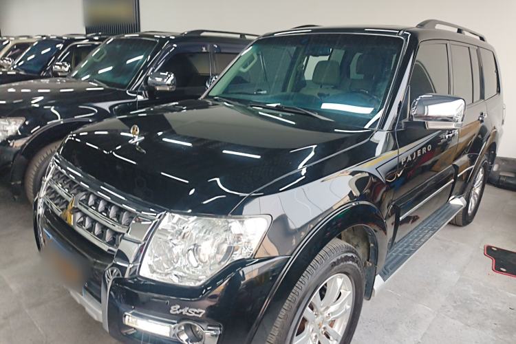 Used Mitsubishi Pajero 2019 V97 3.8L 5-Door GLS Sunroof Dual Differential – Middle East