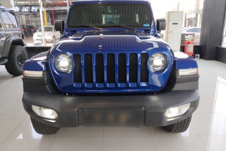Used Jeep Wrangler 2019 2.0T Sahara Four-Door Brilliant Top Version China VI Emission Standard