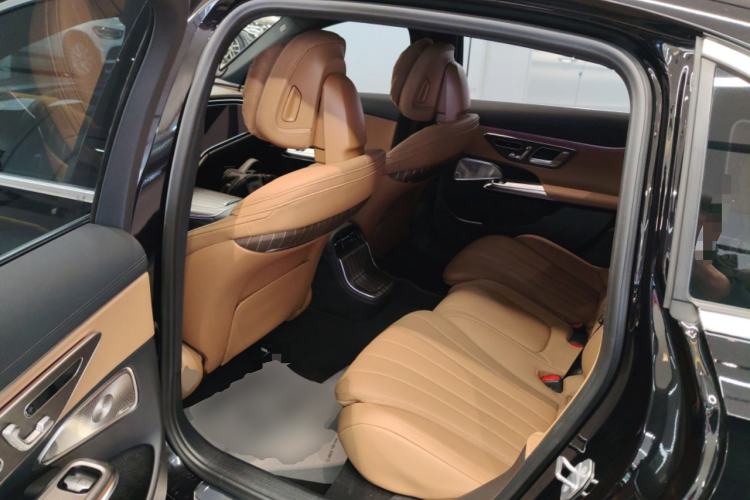 Used Mercedes-Benz E-Class 2024 E 300 L Luxury Model Left Rear Seat