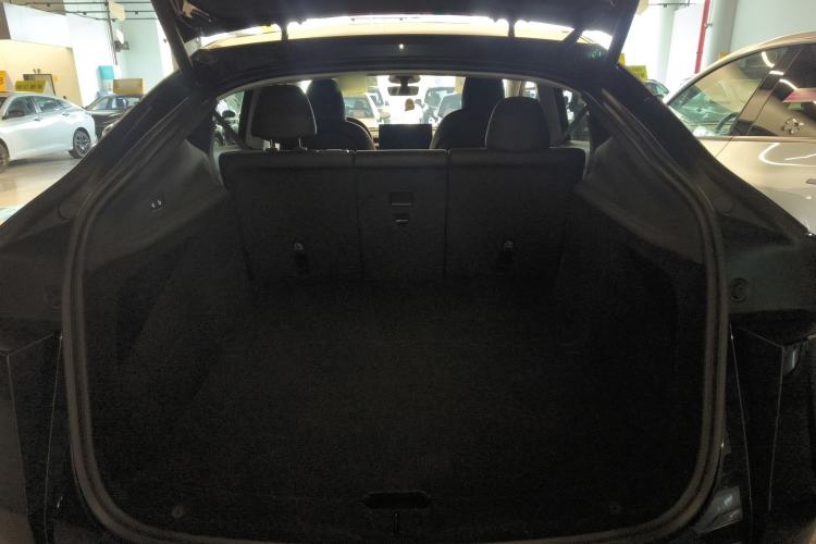 Used Tesla Model Y 2025 Rear-Wheel-Drive Version Trunk