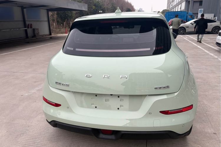 Used ORA Good Cat 2023 401 km Standard Range Luxury Version Lithium Iron Phosphate Exterior 1