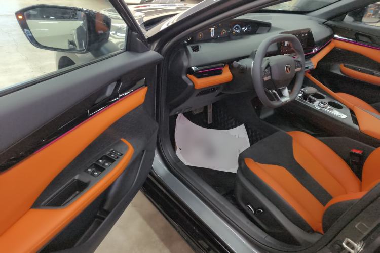 Used CHANGAN UNI-V 2023 2.0T Leading-Speed Edition
