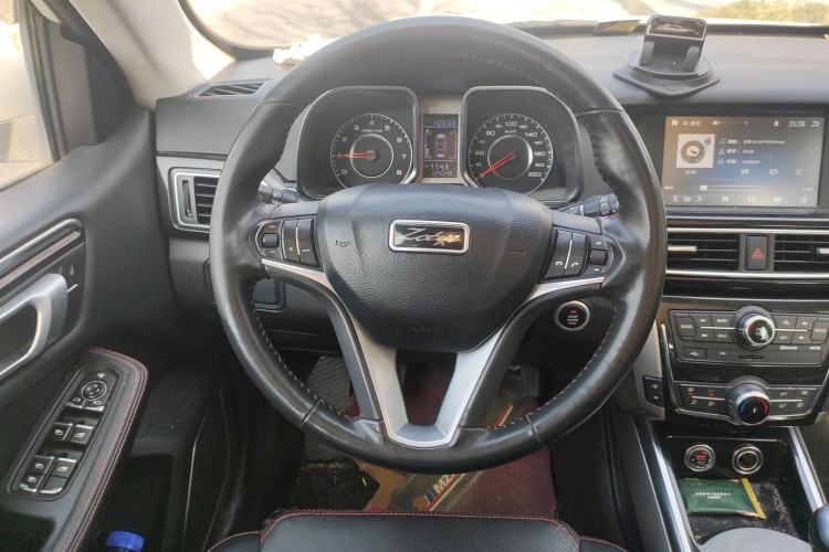 Used Zotye Domy X5 2015 1.5T Manual Luxury Version China IV Standard
