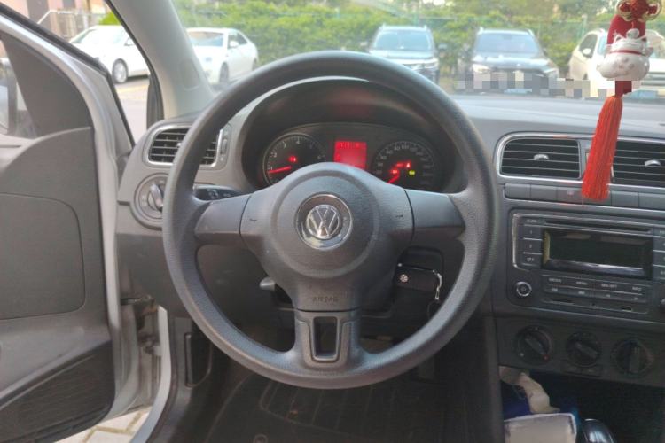 Used Volkswagen Polo 2013 1.6L Automatic Comfort Edition Steering Wheel