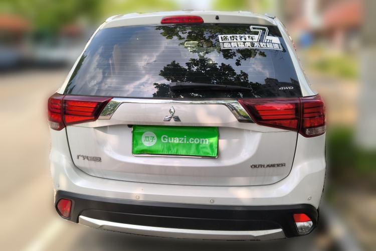 Used Mitsubishi Outlander 2018 2.4L 4x4 Luxury Edition 7-Seater