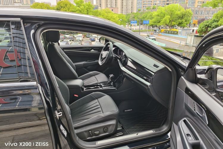 Used Volkswagen Passat 2024 380TSI Luxury Edition Interior 5