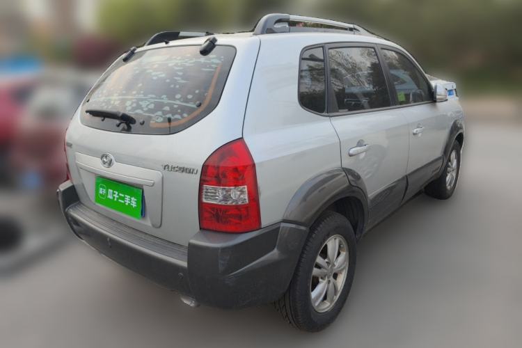 Used Hyundai Tucson 2009 2.0L Automatic Two-Wheel Drive with Sunroof Rear Right 45 Deg