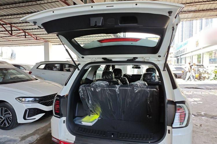 Used Hyundai Santa Fe 2023 Traveler 380T GDi Automatic Two-Wheel Drive GLX Elite Edition
