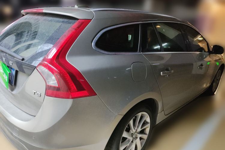 Used Volvo V60 2014 T5 Zhiyi Edition