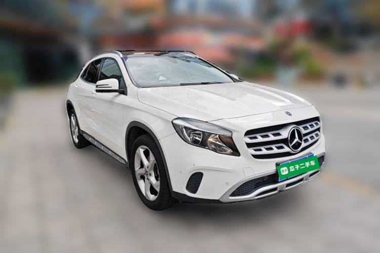 Used Mercedes-Benz GLA 2018 GLA 200 Sport Edition Front Right 45 Deg