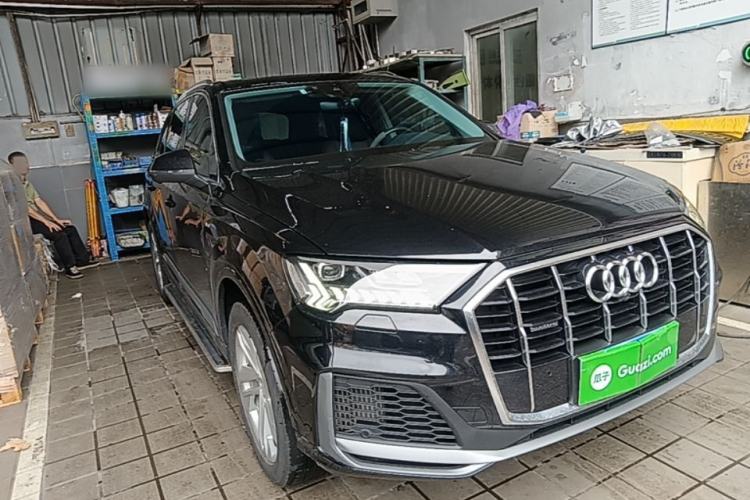 Used Audi Q7 2021 55 TFSI quattro S line Sport model
