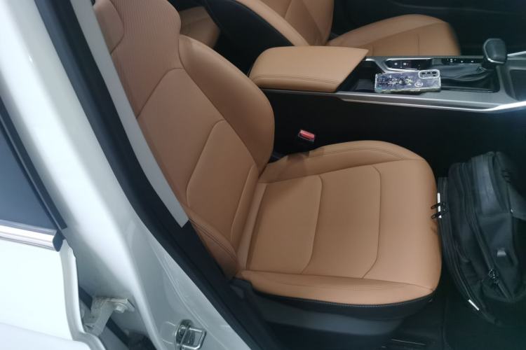 Used Geely Auto Emgrand 2025 4th Generation 1.5L CVT Flagship Version Right Front Seat