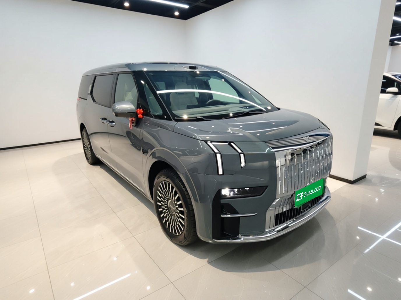 Zeekr 009 2024 Six-Seat Executive Version 4WD 108 kWh — снимка 3