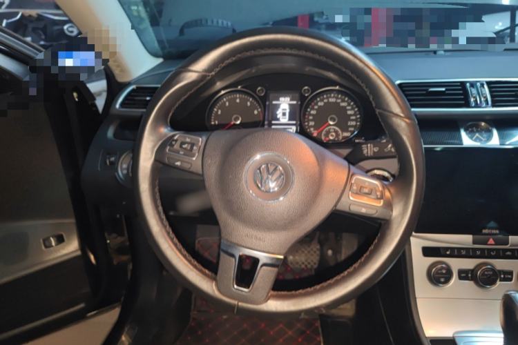 Used Volkswagen Magotan 2016 1.8TSI Luxury Comfort Model Steering Wheel