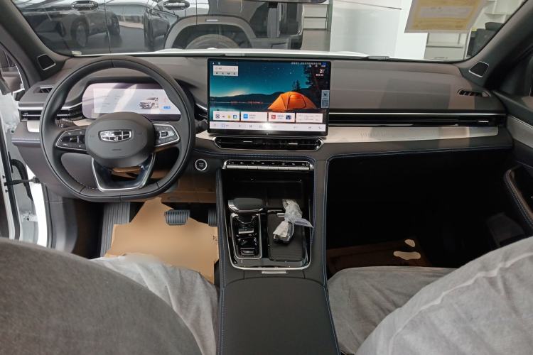 Used Geely Auto Preface 2026 Model Oriental Yao 1.5TD Fuyao Edition Center Console