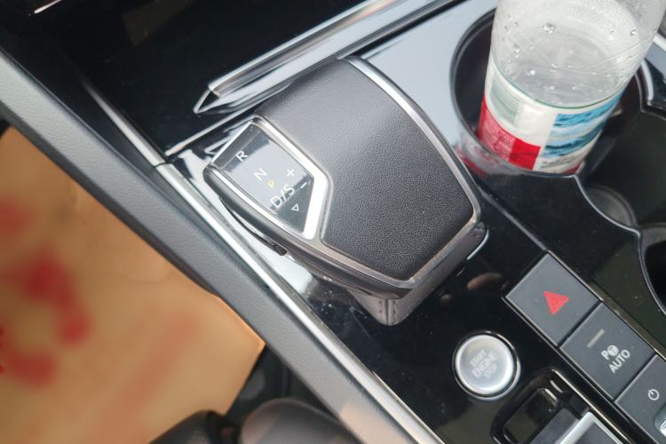 Used Volkswagen Touareg 2020 3.0 TSI Luxury Edition China VI Gear Lever
