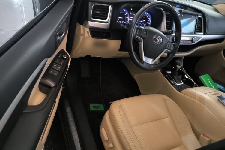 Used Toyota Highlander 2018 2.0T Four-Wheel Drive Prestige Version 7 Seats China VI Standard Driver Seat