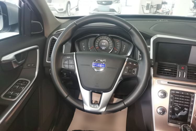 Used Volvo XC60 2017 T5 AWD Smart Upgrade Model