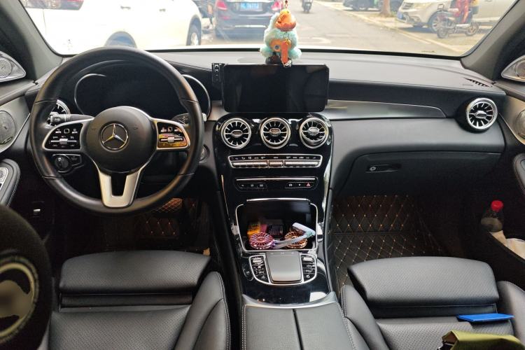 Used Mercedes-Benz GLC Coupe 2020 GLC 260 4MATIC Coupe SUV Center Console