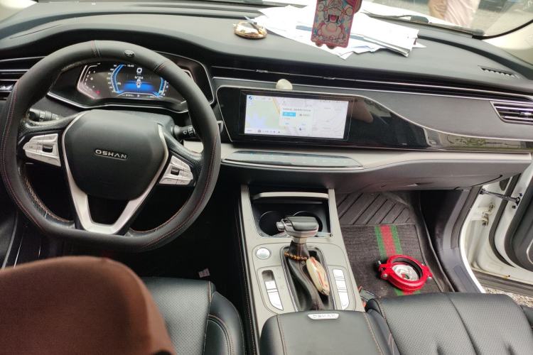 Used CHANGAN OSHAN X7 2020 1.5T Automatic Flagship Edition Center Console