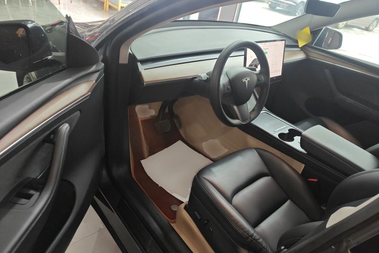 Used Tesla Model Y 2021 Long-Range All-Wheel-Drive Version
