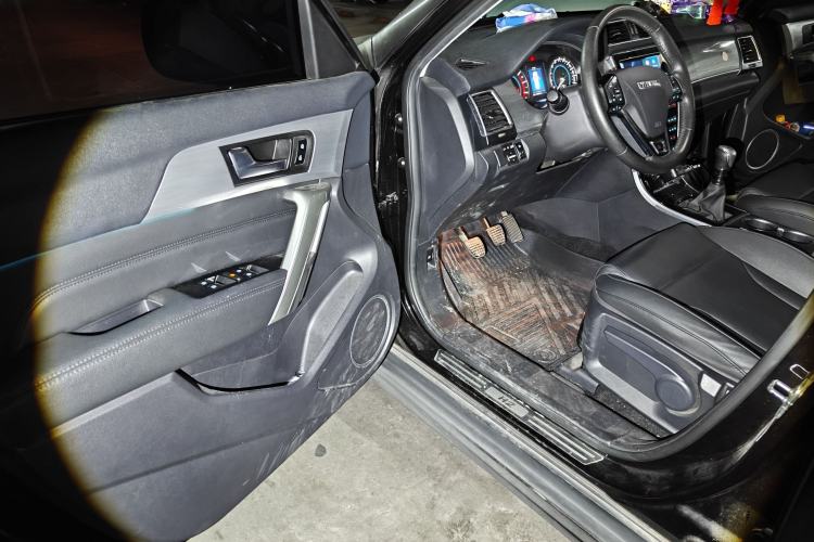 Used Haval H2 2017 Red-Label 1.5T Manual Two-Wheel Drive Luxury Model