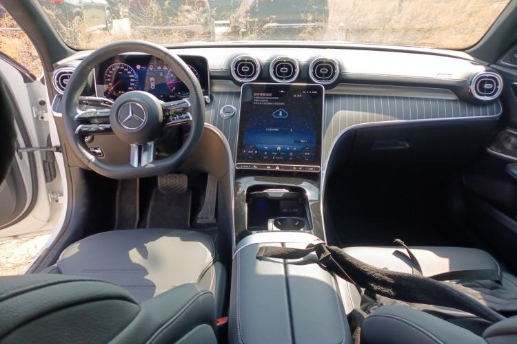 Used Mercedes-Benz C-Class 2024 Facelifted C-Class 260 L Night Edition Sports Version Center Console