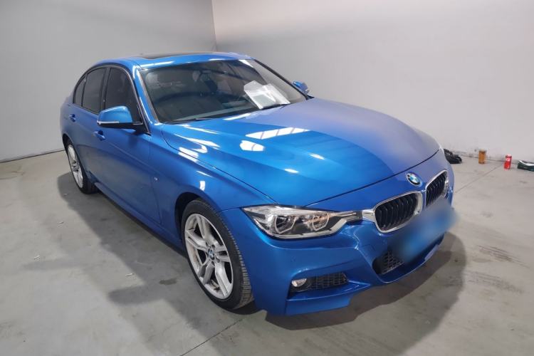 Used BMW 3 Series 2018 320i M Sport Package Front Right 45 Deg