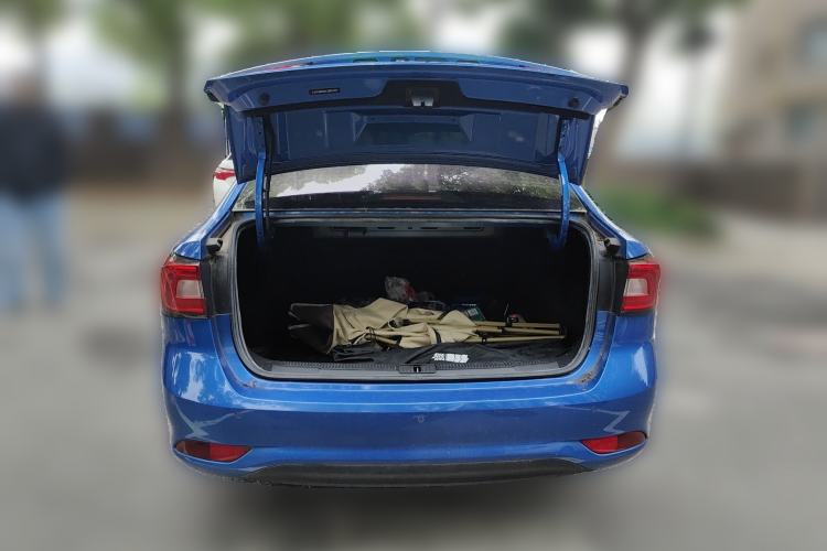 Used Roewe i5 2020 1.5L Automatic 4G Connect Luxury Flagship Edition Trunk