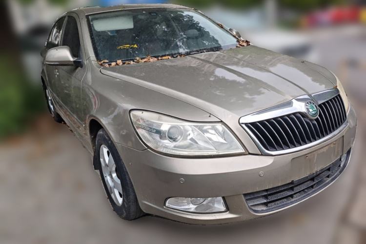 Used Skoda Octavia 2012 1.6L Automatic Yijun Edition Front Right 45 Deg