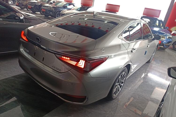 Used Lexus ES 2021 200 Excellence Edition
