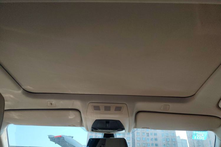 Used BMW 5 Series 2012 535Li Leading Model
