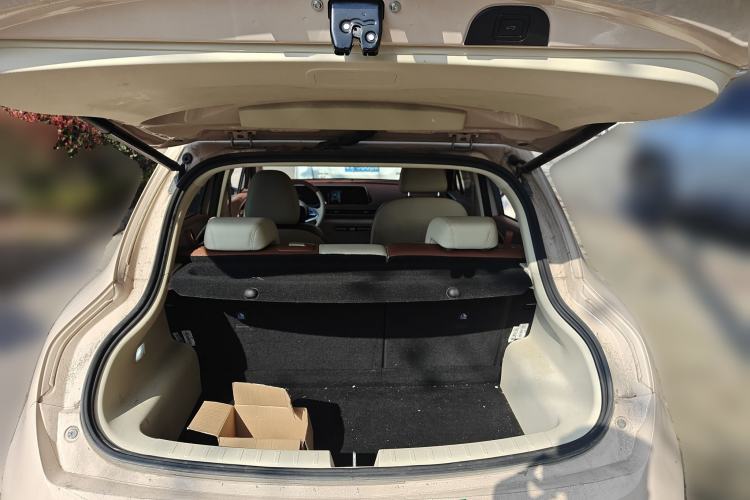 Used ORA Good Cat 2023 401 km Standard Range Premium Version Lithium Iron Phosphate Trunk