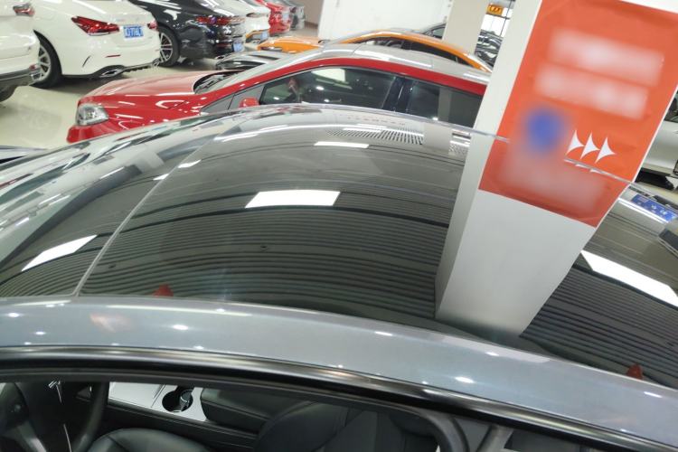 Used Tesla Model Y 2023 Rear-Wheel-Drive Version Roof