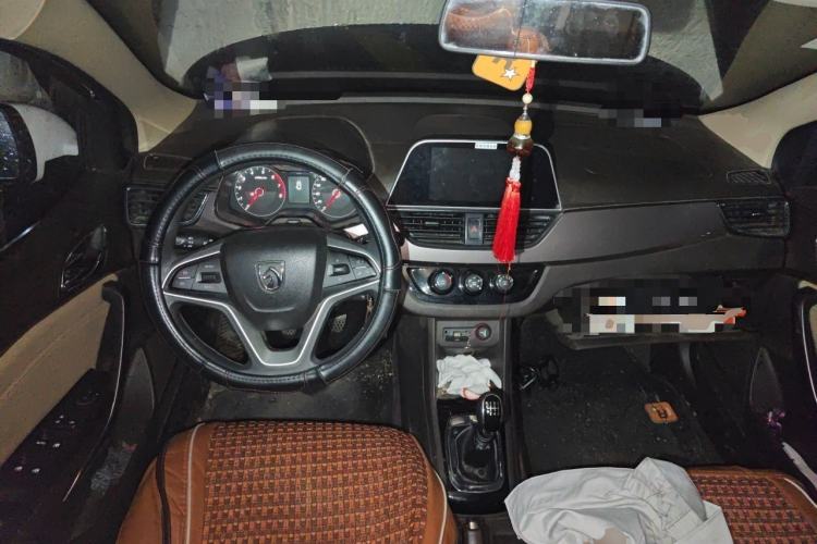 Used Baojun 310W 2017 1.5L Manual Fashion Model China V