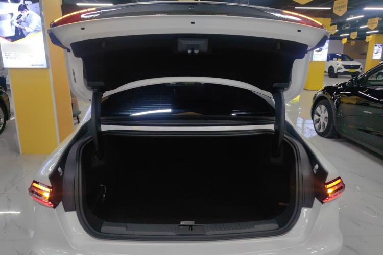 Used Lincoln Z 2022 Facelift iCool Deluxe Edition
