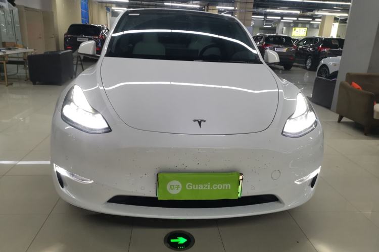 Used Tesla Model Y 2023 Long-Range All-Wheel-Drive Version Front