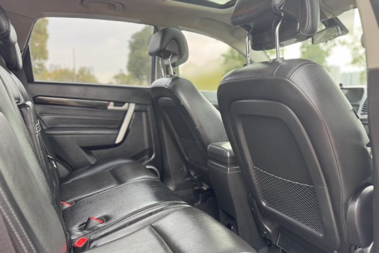 Used Chevrolet Captiva 2015 2.4L 4x4 Flagship Edition 7-Seater