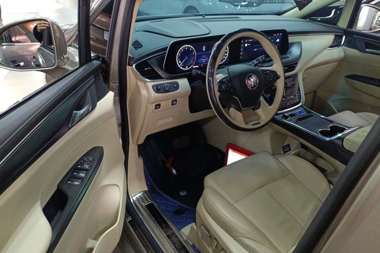 Used Buick GL8 2022 ES Landtrek 653T Luxury Edition