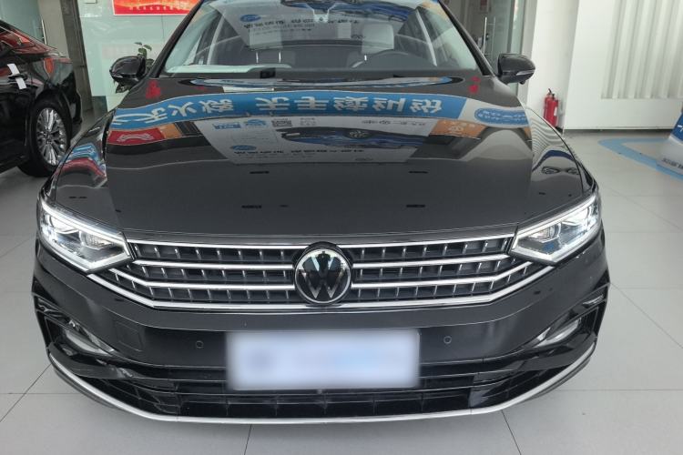 Used Volkswagen Magotan 2023 2 Million Units Commemorative Edition 330TSI DSG Luxury Version Front