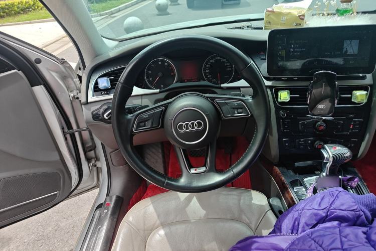 Used Audi A4L 2011 2.0 TFSI Comfort Model
