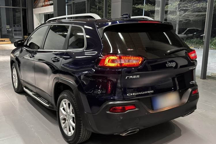 Used Jeep Cherokee 2016 2.4L Leading Edition
