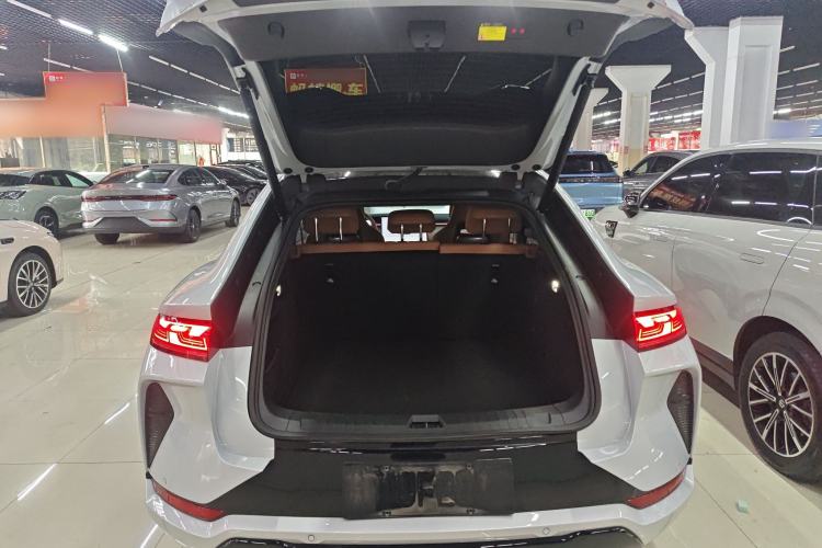 Used BYD Song L EV 2025 Intelligent Driving Version 662 km LiDAR Excellence Edition
