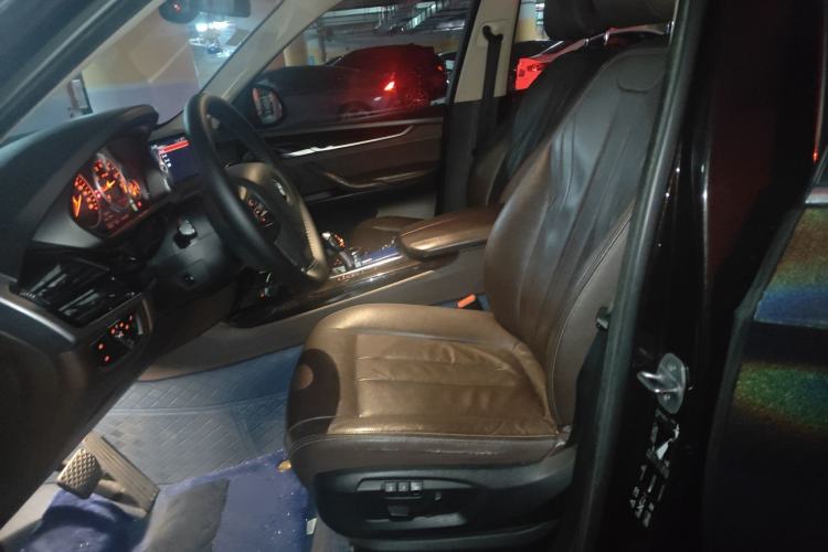 Used BMW X5 2015 xDrive28i

