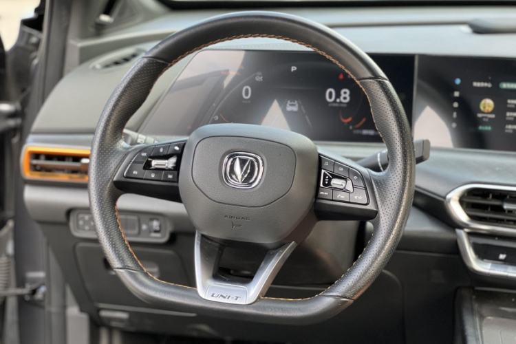 Used CHANGAN UNI-T 2022 1.5T Prestige Version Interior 4