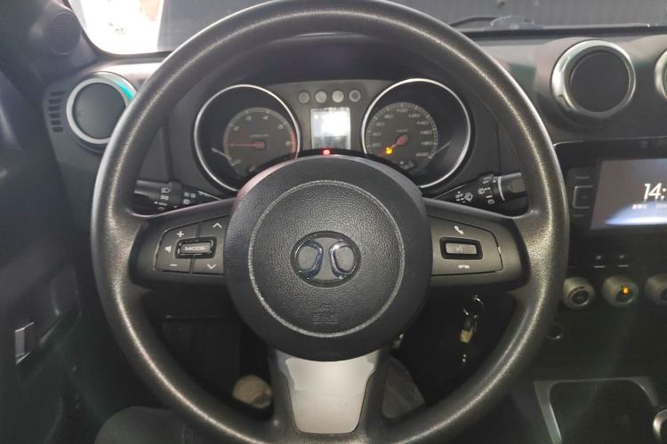 Used BAIC Off-Road BJ40 2016 40L 2.0T Manual Two-Wheel Drive Luxury Edition
