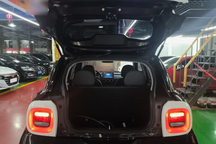 Used ORA Black Cat 2021 351 km Standard Version Trunk