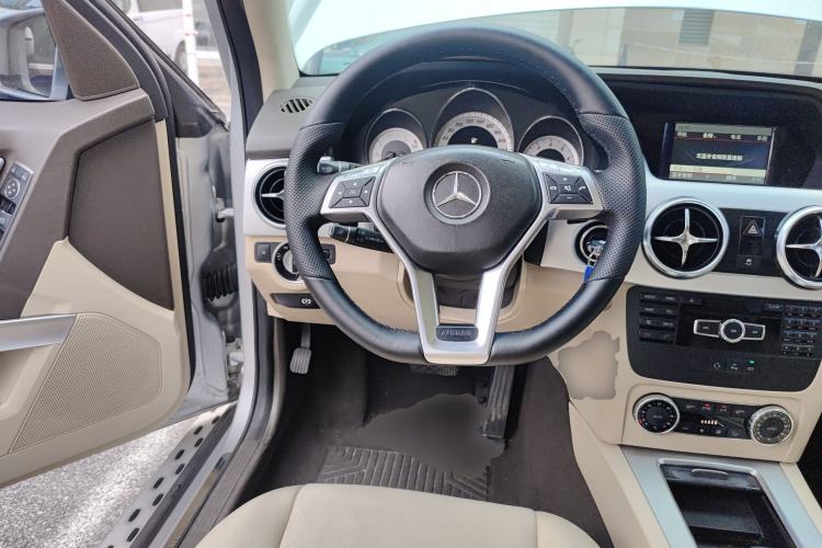 Used Mercedes-Benz GLK-Class 2014 GLK 200 Standard Model Steering Wheel