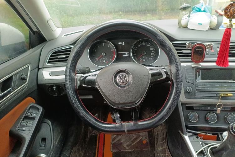 Used Volkswagen Lamando 2015 230TSI Manual Trend Edition Steering Wheel